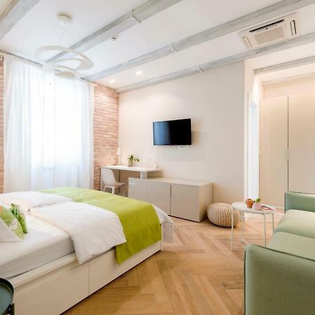 Mak Luxury Rooms สปลิท ภายนอก รูปภาพ